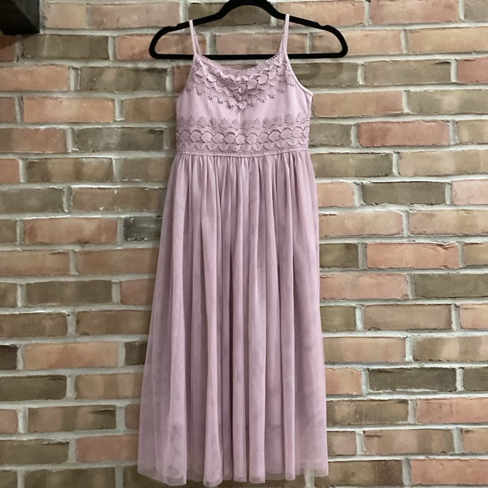 Elegant Lavendar Lace Dress with Spaghetti Straps